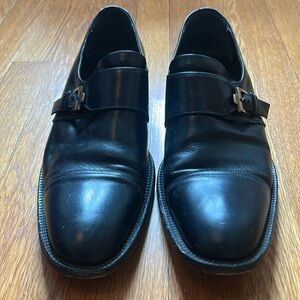 Gucci Black Leather Oxfords Sleek Formal Design